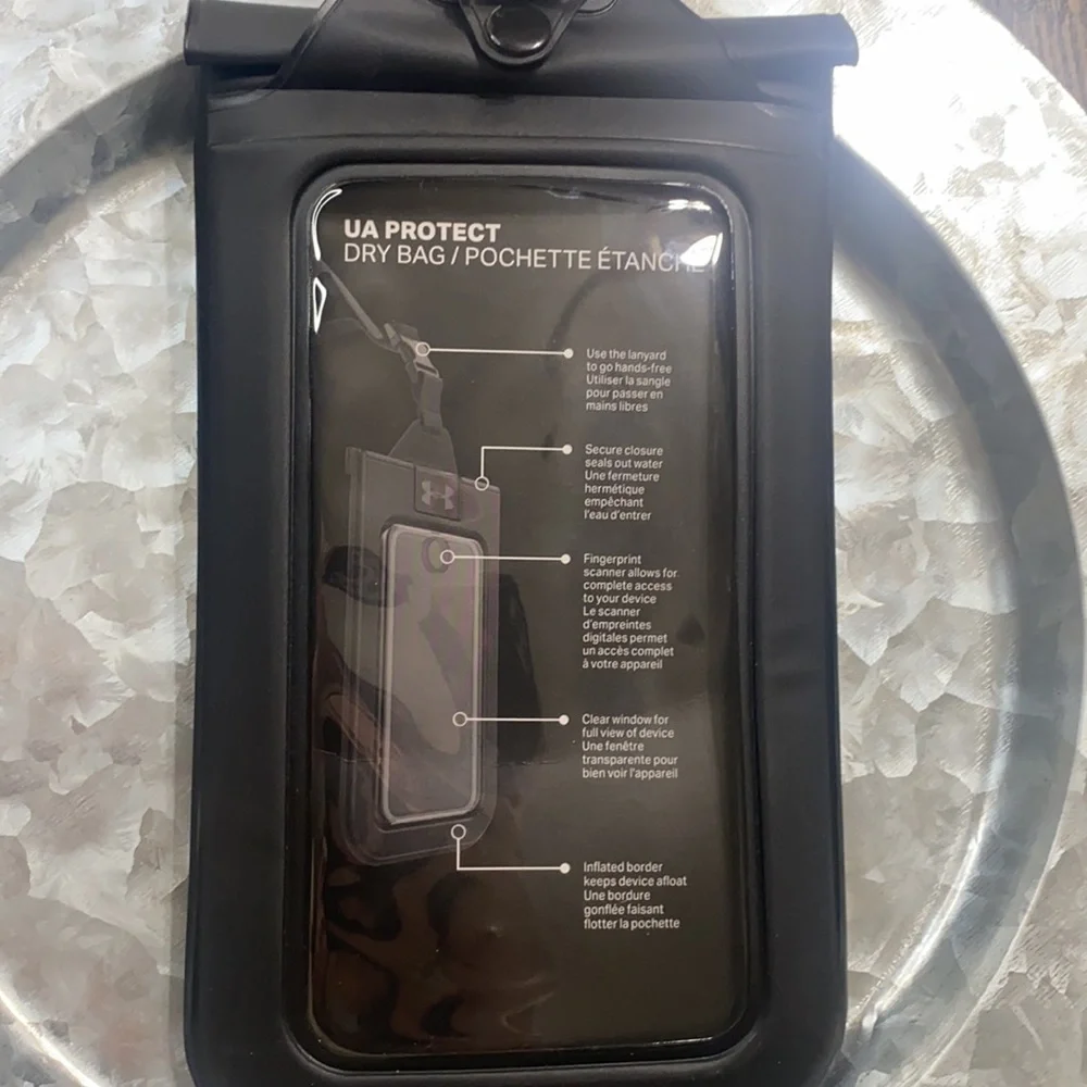 Under Armour Dry Bag, Phone Protector, BLACK